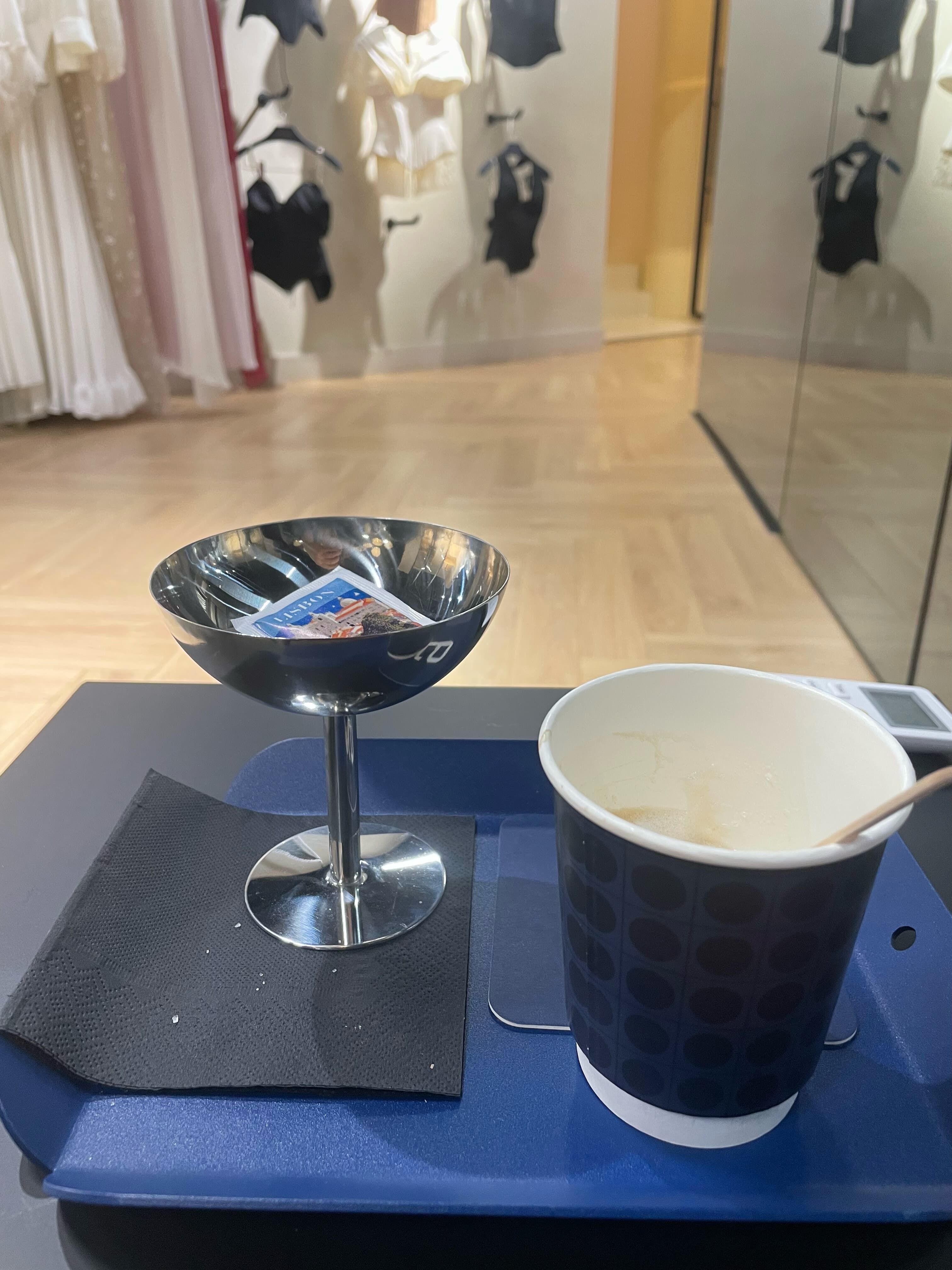 Атмосфера ателье 9 ATELIER — корсеты на фоне